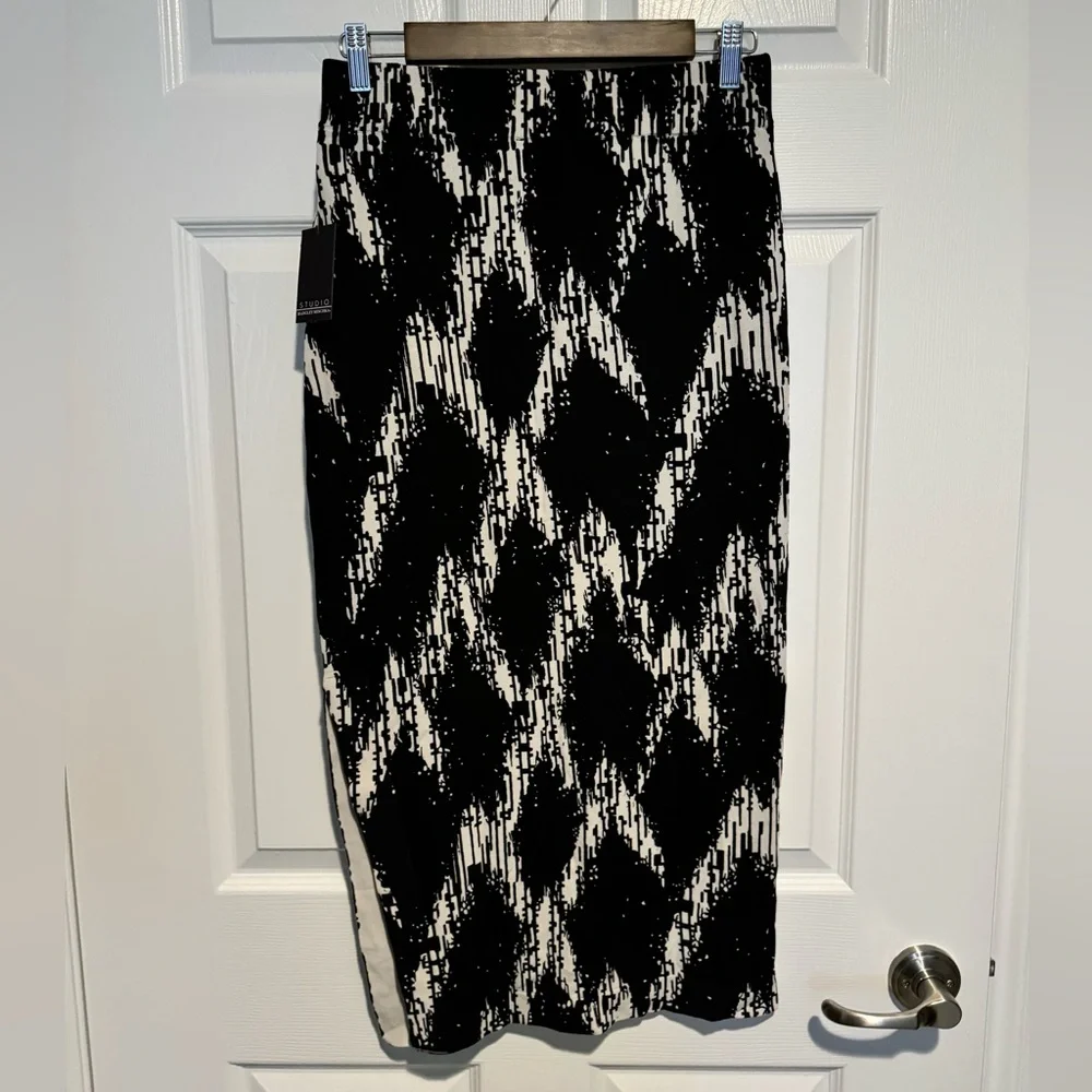 NWT Badgley Mischka skirt